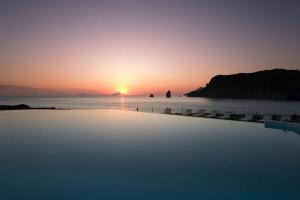 Therasia Resort Sea and SPA