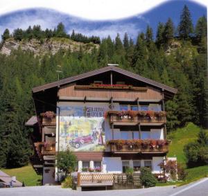 Hotel Azola
