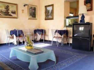 Hotel Adriano