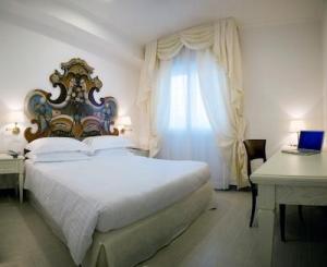 Arcom Palace