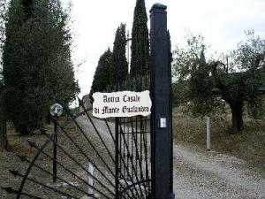 Antico Casale di Montegualandro & Spa