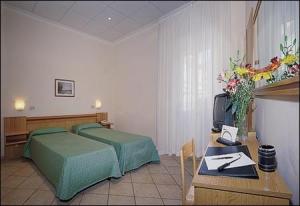 Hotel Embassy