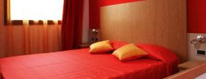 Orange Motel