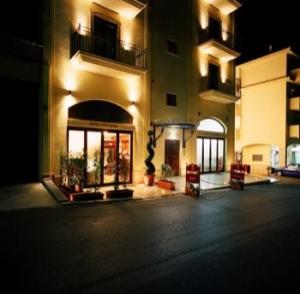 Ypsigro Palace Hotel