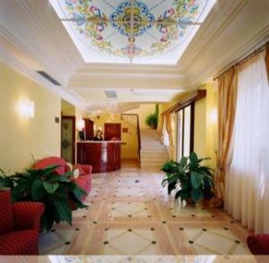 Ypsigro Palace Hotel