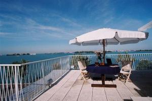 Oasis Lagoon & Residence