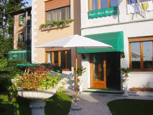 Oasis Lagoon & Residence