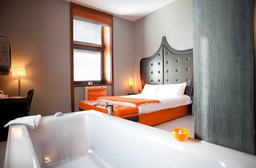 Orange Hotel