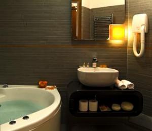 Orange Hotel