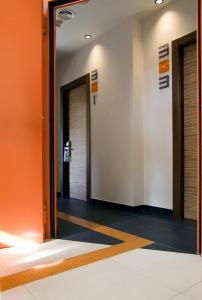 Orange Hotel