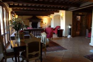 Sovana Hotel & Resort