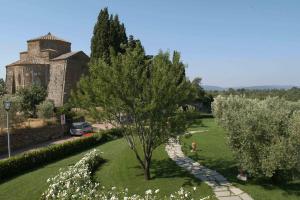 Sovana Hotel & Resort