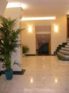 Crosti Hotel & Residence