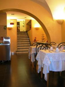 Crosti Hotel & Residence