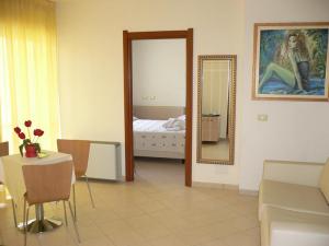 Le Tour Hotel