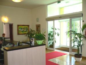 Le Tour Hotel
