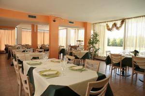 Le Tour Hotel