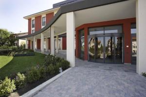 Red's Redaelli Hotel