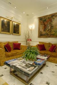 Hotel Condotti