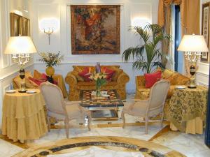 Hotel Condotti