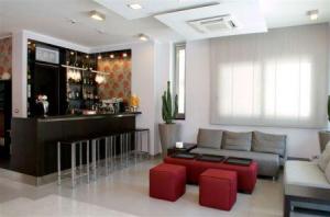 Hotel The One