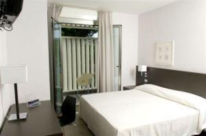Hotel The One