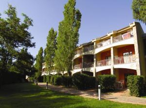 Calaserena Village