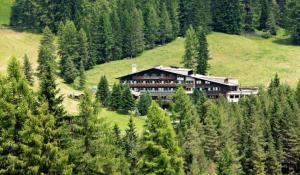 Hotel Ciasa Salares