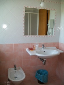 Salaria Hotel