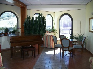 Salaria Hotel