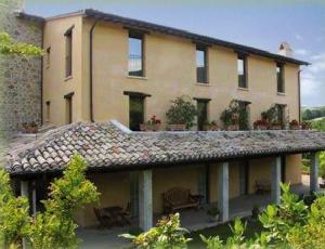 Le Vignole Country House