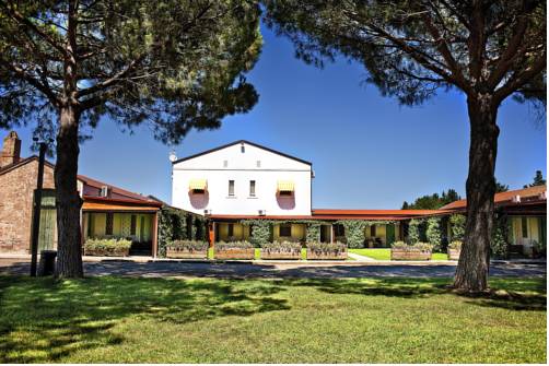 Masseria Macchia & Relais San Pio