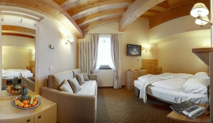 Alexander Charme Hotel