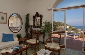Grand Hotel Chiaia Di Luna