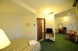 King Rose Hotel