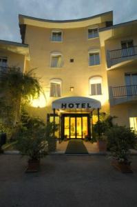 King Rose Hotel