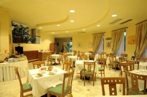 King Rose Hotel