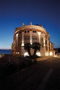 E' Hotel