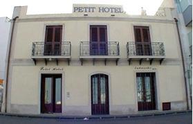 Petit Hotel