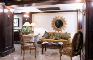 River Chateau Hotel