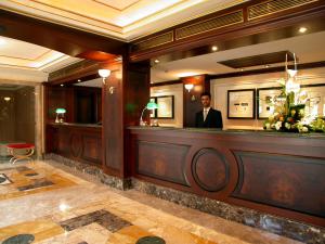 River Chateau Hotel