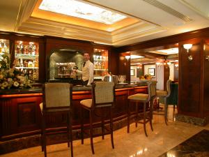 River Chateau Hotel
