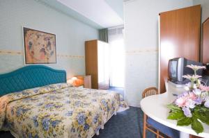 Hotel Carillon