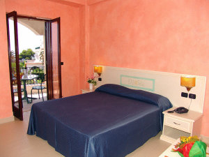Kalos Hotel