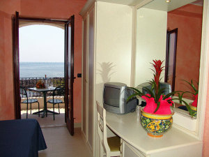 Kalos Hotel