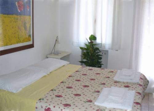 Budget Bed Casa Rosa