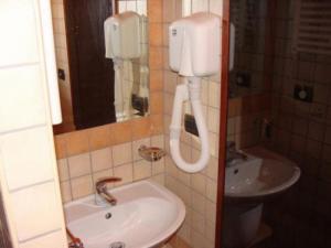 Almes Roma B&B