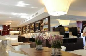 Base Hotel To Stay