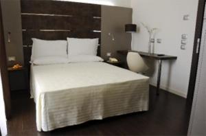 Base Hotel To Stay