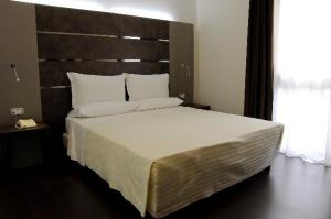 Base Hotel To Stay